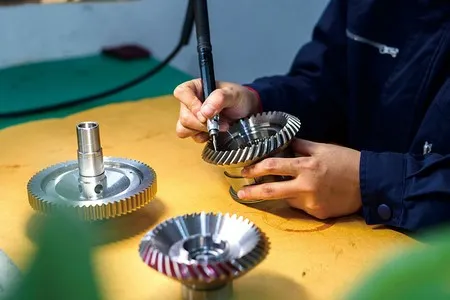 Удаление заусенцев с зубчатых передач