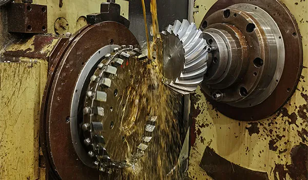 Фрезерный станок с ЧПУ для спирально конических шестерён YKD2280